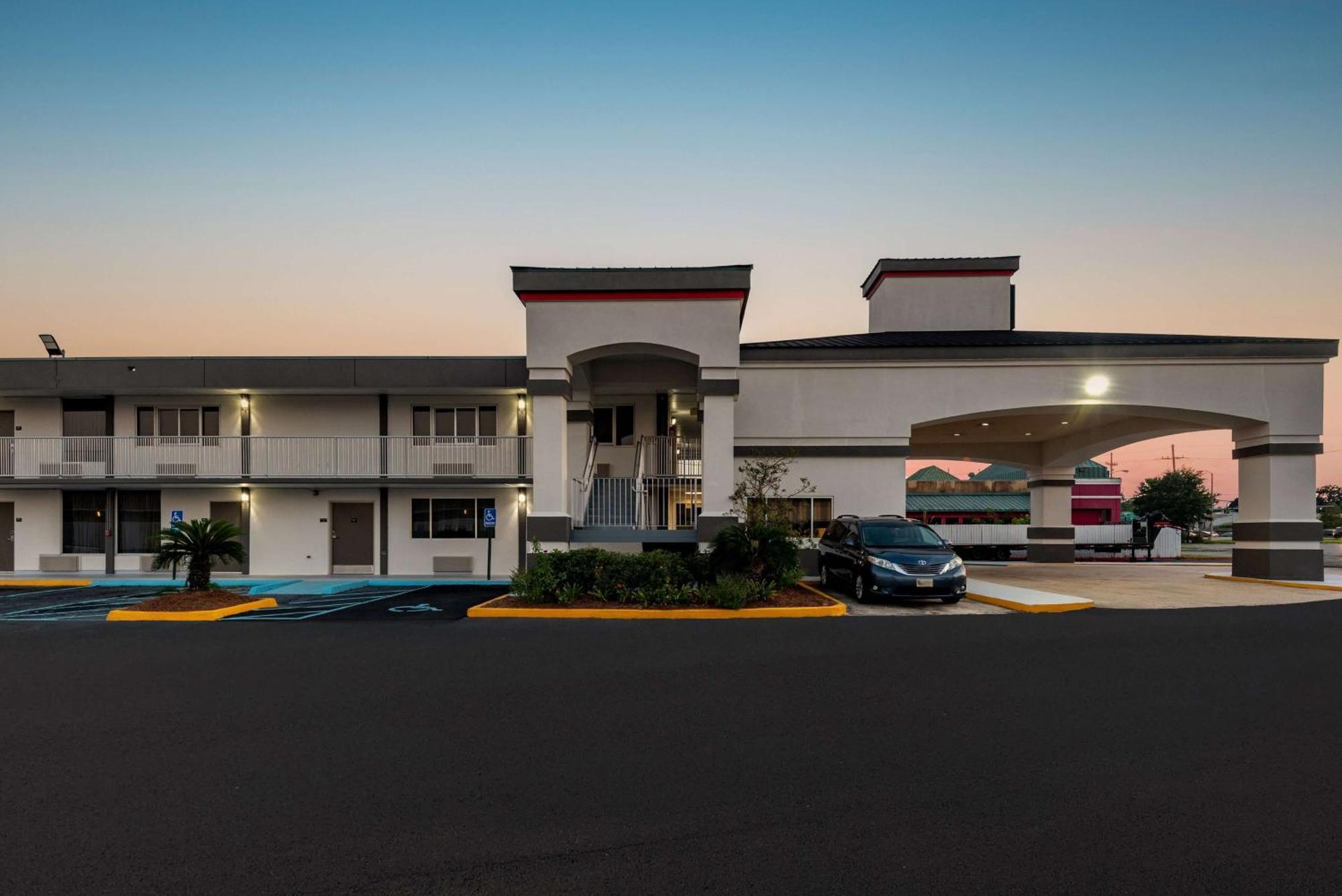 Motel Super 8 By Wyndham Baton Rouge/I-10 Prairieville Exterior foto