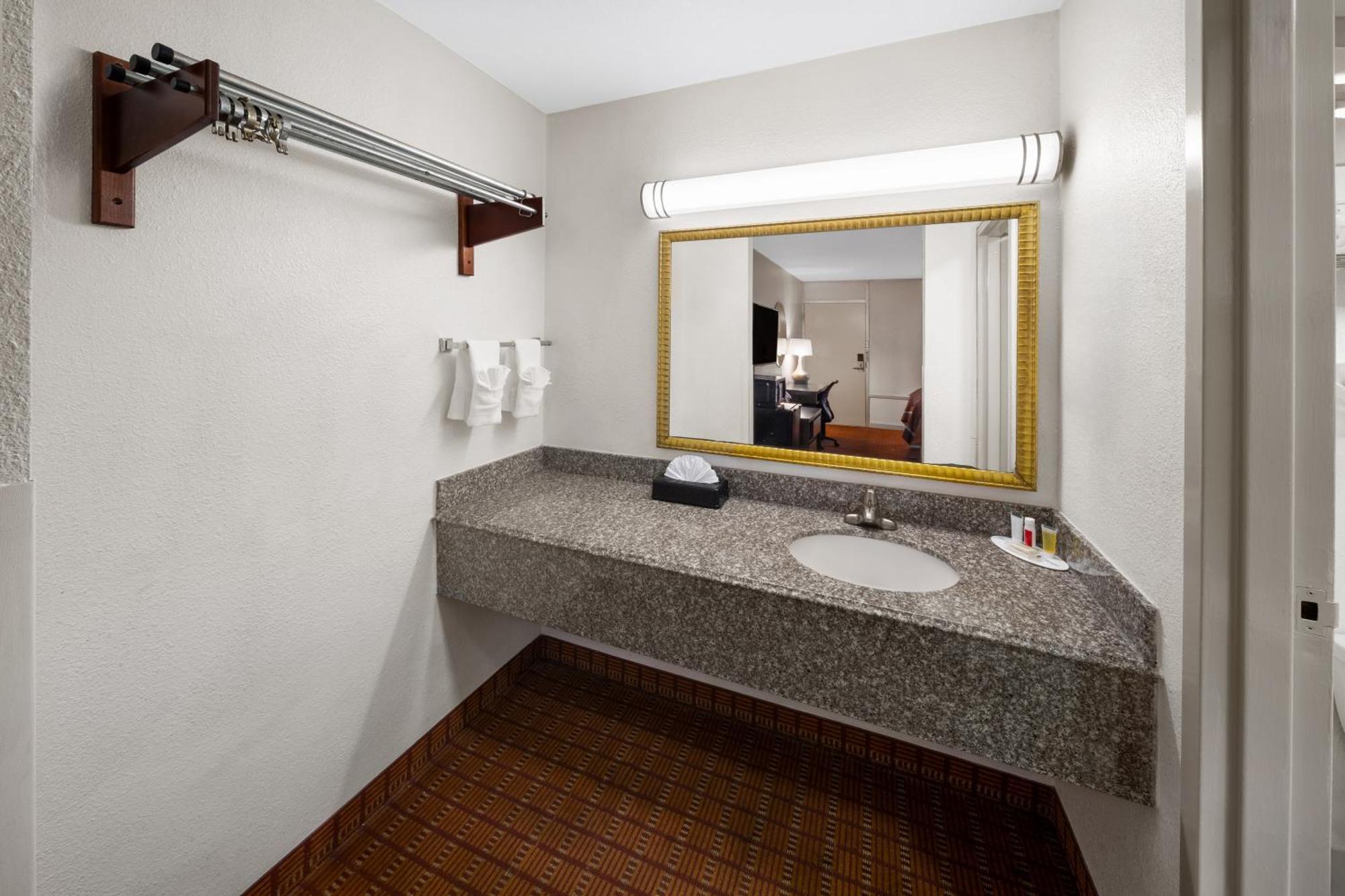 Motel Super 8 By Wyndham Baton Rouge/I-10 Prairieville Exterior foto